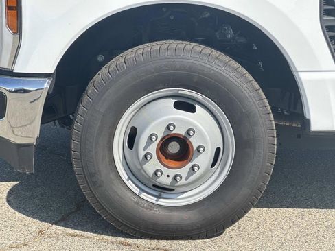 New 2025 Ford F350 XL w/ XL Chrome Package image 30
