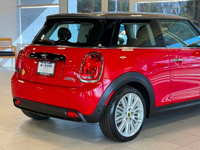 Used 2024 MINI Cooper SE FWD image 11