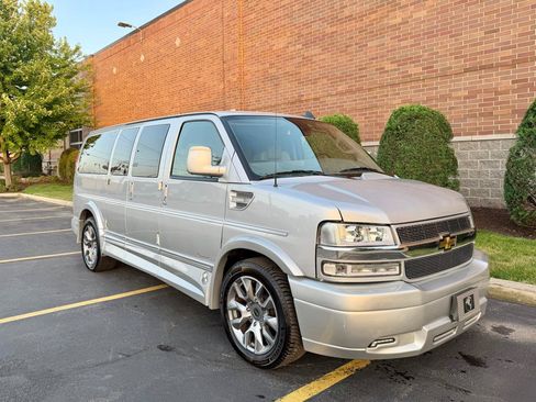 Used 2024 Chevrolet Express 2500 RWD image 31