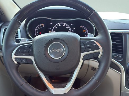 Used 2017 Jeep Grand Cherokee Overland AWD/4WD image 26