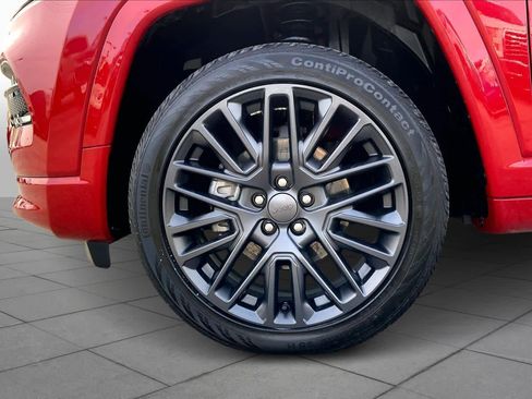 Used 2022 Jeep Compass Limited w/ (RED) Package image 10