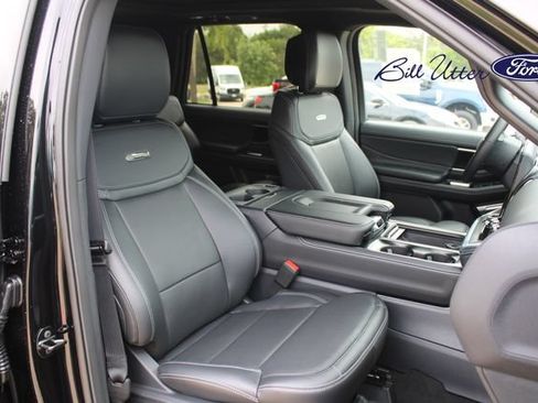 New 2027 Ford Expedition Max Platinum w/ Stealth Appearance Package RWD image 7