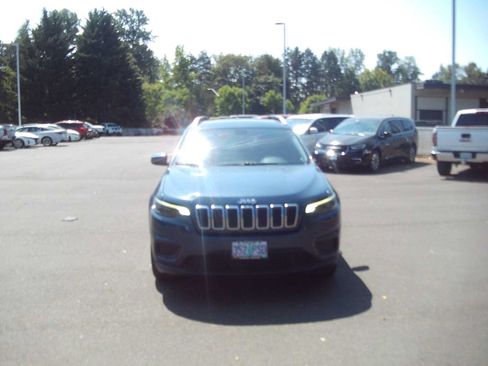 Used 2020 Jeep Cherokee Latitude FWD image 8