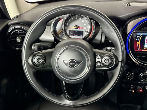 Used 2019 MINI Cooper 2-Door Hardtop image 22