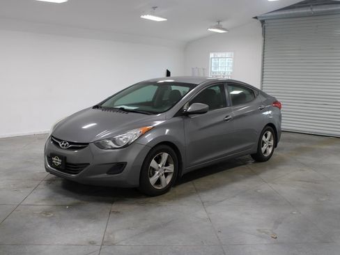 Used 2013 Hyundai Elantra GLS image 4