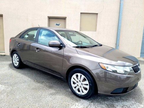 Used 2013 Kia Forte EX w/ Fuel Economy Pkg image 3