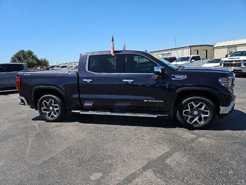 Used 2022 GMC Sierra 1500 SLT AWD/4WD image 9