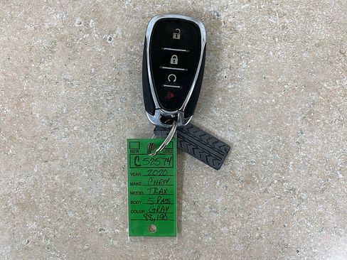 Used 2020 Chevrolet Trax LT w/ LT Convenience Package image 29