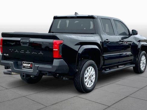 Used 2025 Toyota Tacoma SR image 11