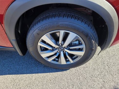 Used 2025 Nissan Pathfinder SL image 16