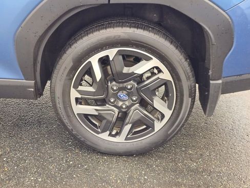 Certified 2025 Subaru Forester Limited image 9