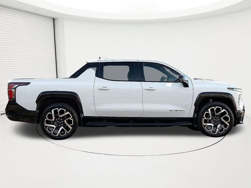 New 2024 Chevrolet Silverado EV RST image 5