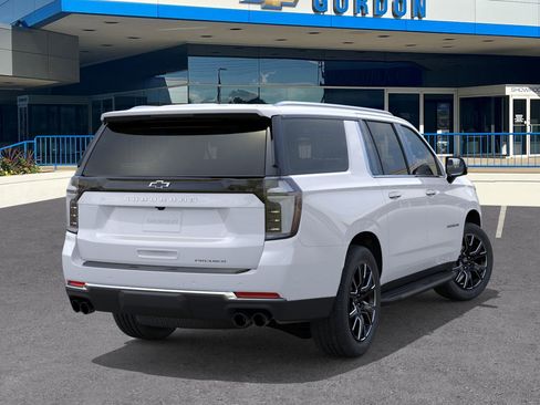 New 2026 Chevrolet Suburban Premier image 4