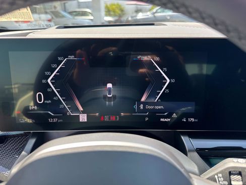 Used 2024 BMW i5 eDrive40i w/ M Sport Package image 27