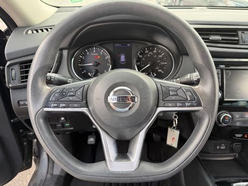Used 2018 Nissan Rogue S FWD image 25
