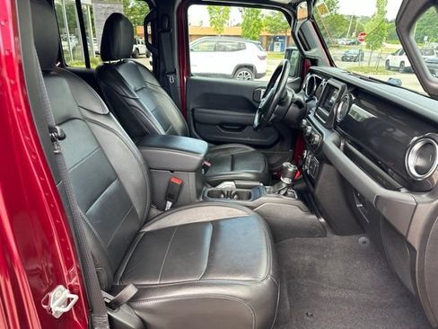 Used 2021 Jeep Wrangler Unlimited Sahara AWD/4WD image 13