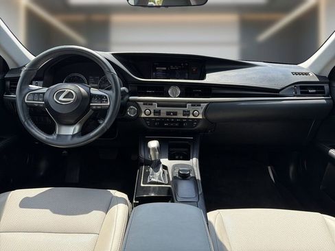 Used 2017 Lexus ES 350 w/ Accessory Package 2 FWD image 15
