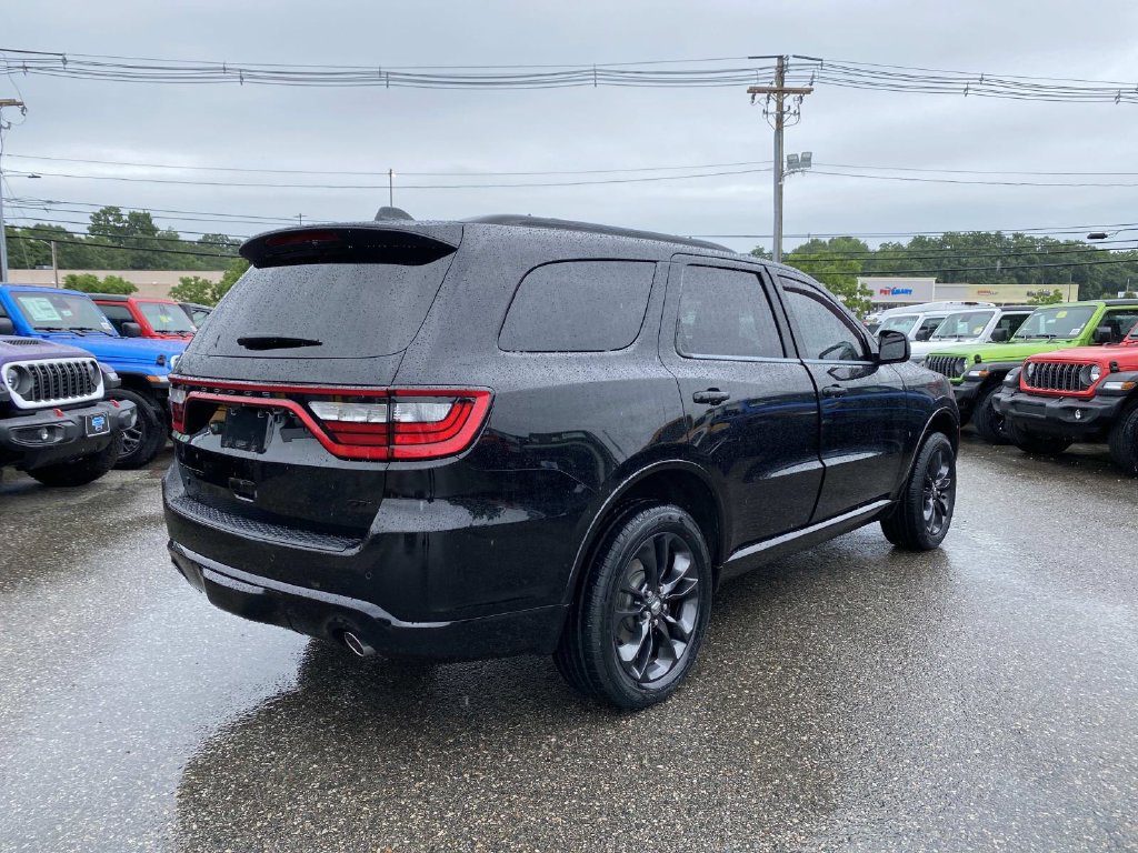 Used 2023 Dodge Durango GT AWD/4WD image 3