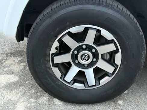 Used 2024 Toyota 4Runner TRD Off-Road Premium image 13