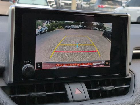 Certified 2025 Toyota RAV4 LE AWD/4WD image 19