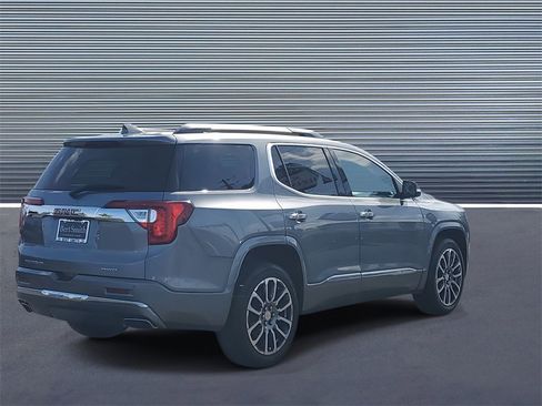 Used 2021 GMC Acadia Denali w/ Denali Ultimate Package image 3
