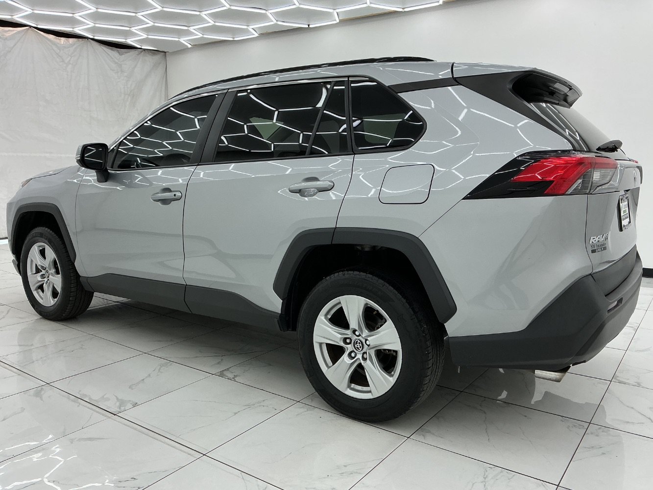 Used 2020 Toyota RAV4 XLE FWD image 12