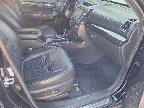 Used 2014 Kia Sorento SX w/ 3rd Row Package FWD image 12
