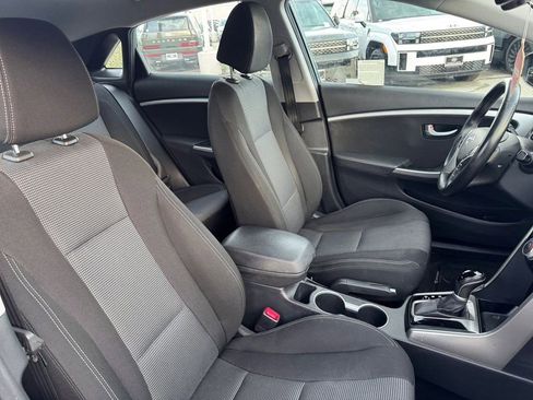 Used 2016 Hyundai Elantra GT w/ Option Group 02 image 27