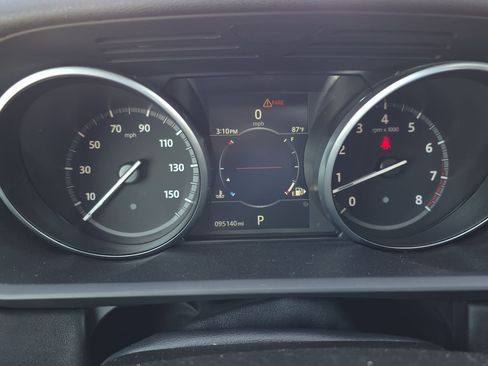 Used 2017 Land Rover Discovery HSE Luxury image 19