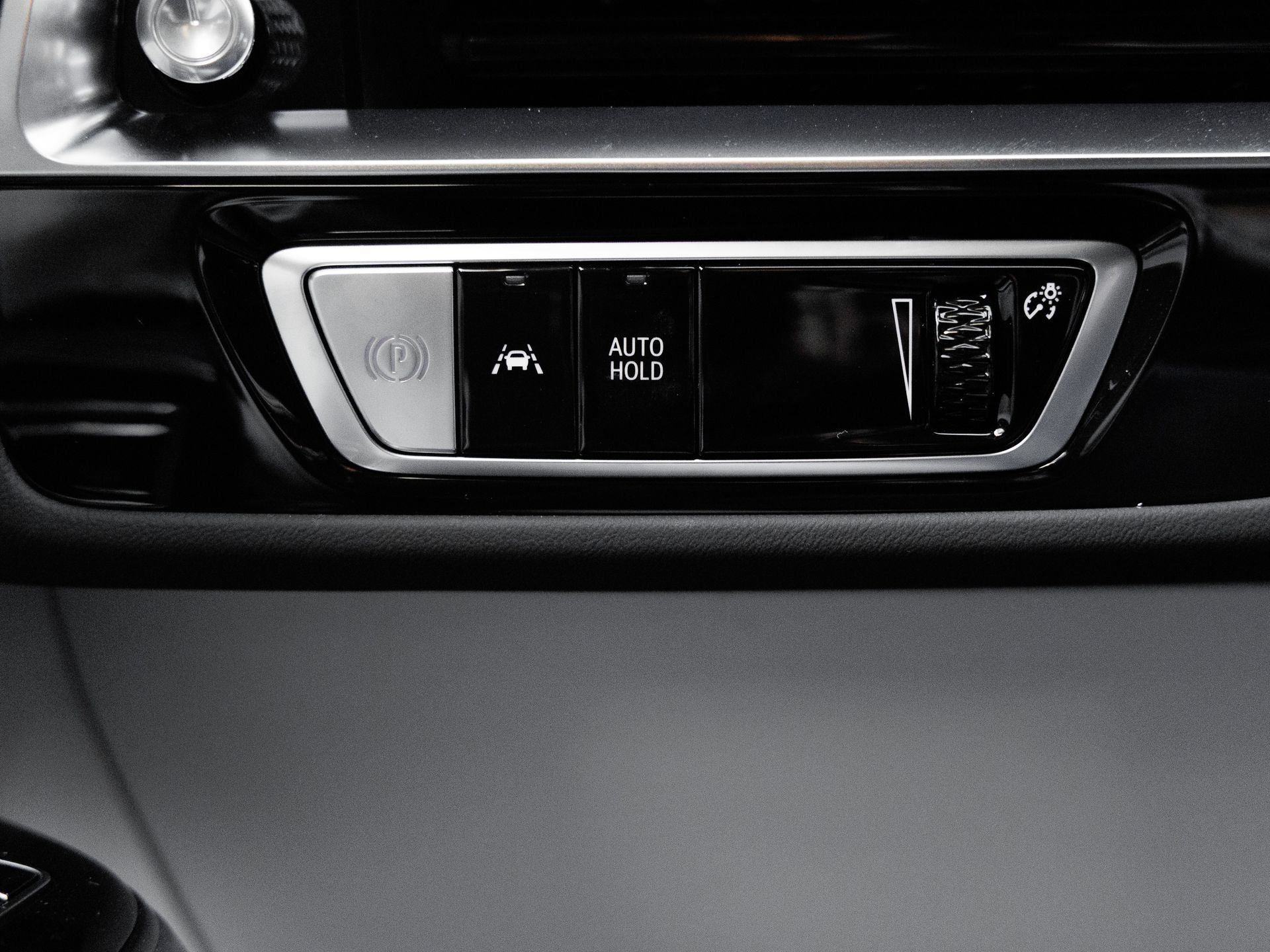 Used 2025 Cadillac Lyriq Sport AWD/4WD image 18