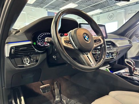 Used 2023 BMW M5 image 13