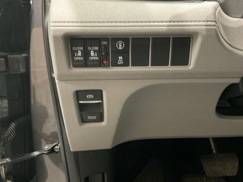 Used 2022 Honda Odyssey EX image 8