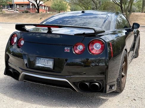 Used 2020 Nissan GT-R Premium w/ Premium Interior Package AWD/4WD image 32