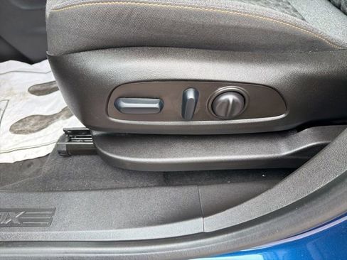 Used 2023 Chevrolet Equinox LT AWD/4WD image 11