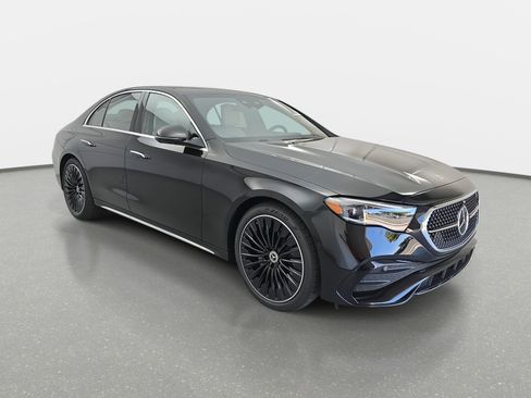 New 2026 Mercedes-Benz E 350 4MATIC Sedan image 3
