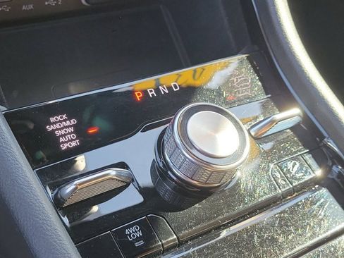 Used 2023 Jeep Grand Cherokee L Summit w/ Luxury Tech Group V image 25