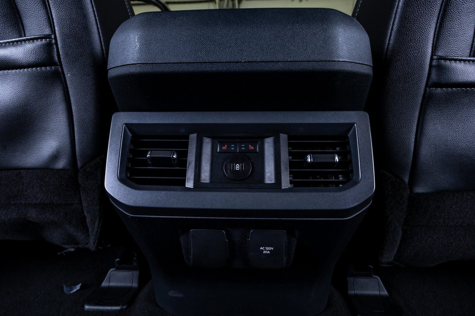 Used 2024 Ford F250 Lariat w/ Lariat Ultimate Package AWD/4WD image 31