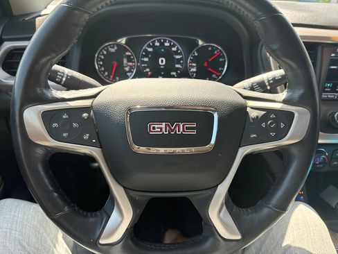 Used 2019 GMC Acadia Denali w/ Technology Package FWD image 8