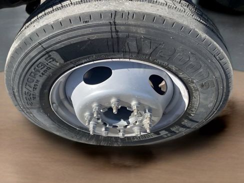 Used 2019 Ford F550 2WD Regular Cab Super Duty image 6