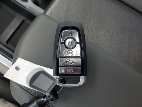 New 2026 Ford F450 Platinum w/ Platinum Plus Package image 22