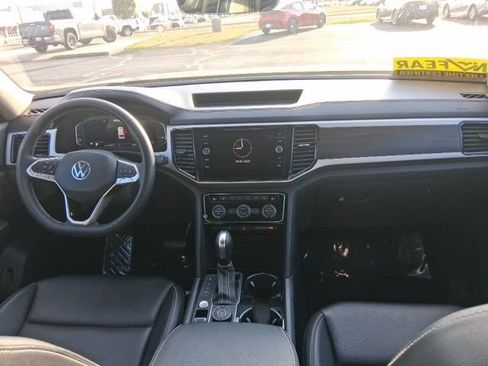 Used 2022 Volkswagen Atlas SE w/ Black Wheel Package image 14