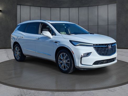 Used 2022 Buick Enclave Essence w/ Experience Buick Package image 8