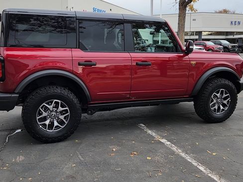 New 2025 Ford Bronco Badlands image 10