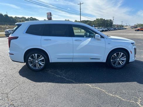 Used 2022 Cadillac XT6 Premium Luxury image 9