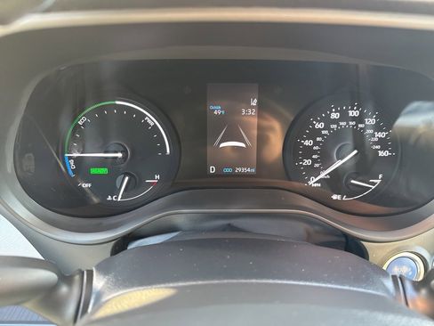 Used 2023 Toyota Sienna XLE image 18