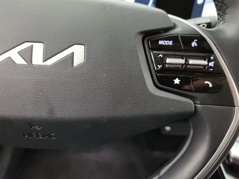 Used 2022 Kia EV6 Wind image 28