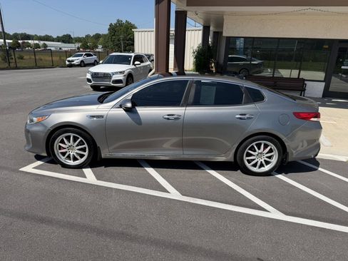 Used 2016 Kia Optima SX w/ Chrome Wheel Package FWD image 3