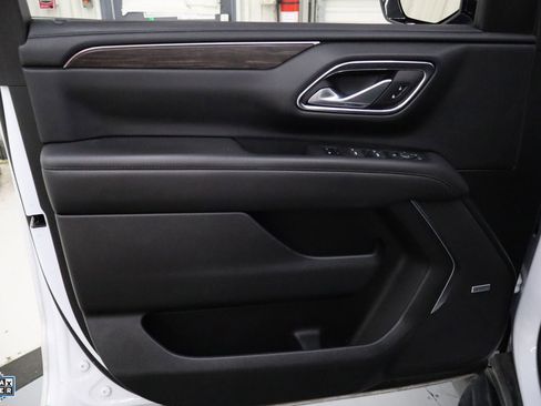 Used 2024 Chevrolet Suburban LT image 11