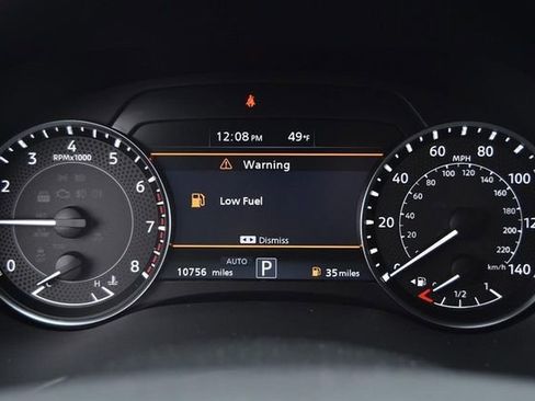 Used 2024 Nissan Armada SL w/ Captain's Chairs Package image 12