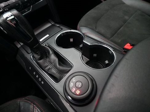 Used 2018 Ford Explorer XLT w/ Equipment Group 202A image 17